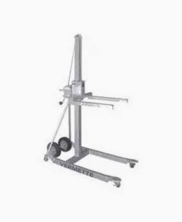 Where to find MATERIAL LIFT CRANK 12 500LB in Chicago